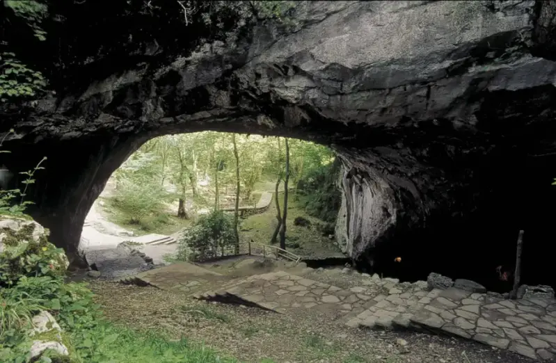 Cueva Valle del Batzan, Navarra