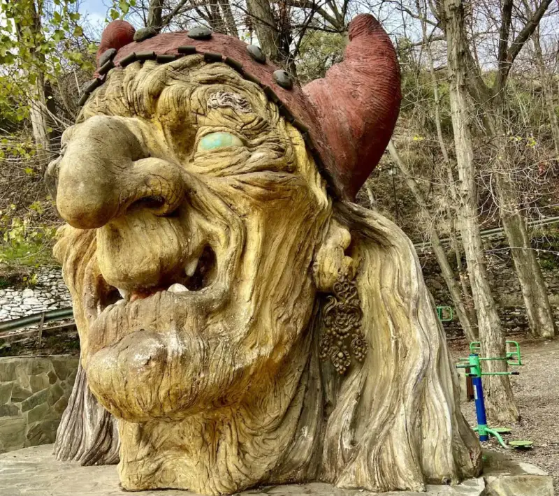 Cabeza de la Bruja Baba Yaga: la guardiana del embrujo