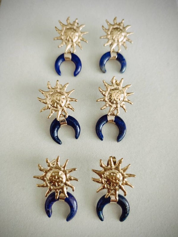 Boucles d’oreilles Soléa – Doré & pierre bleue lapis lazuli