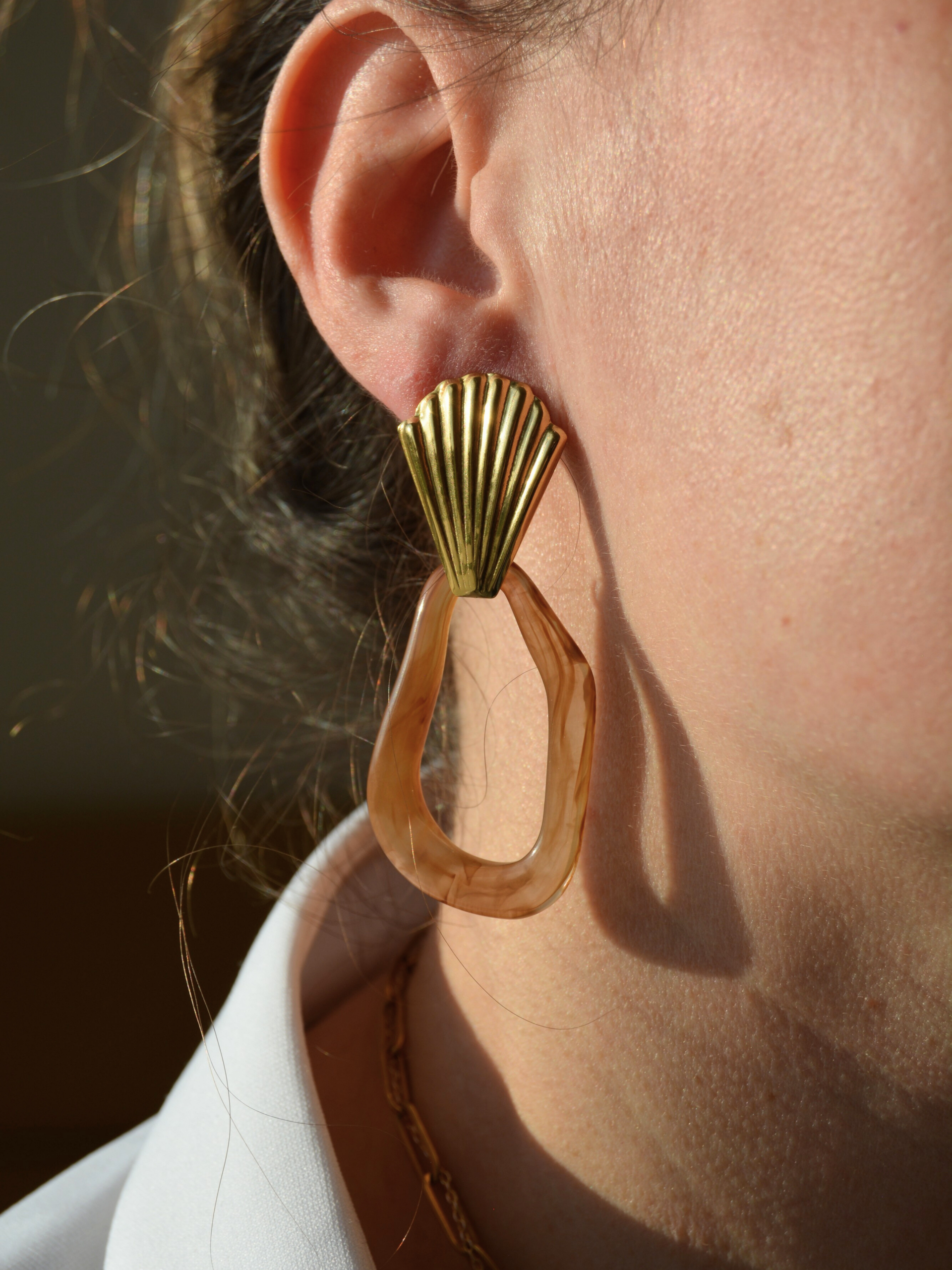 Boucles d’oreilles Vénus – Doré & Nuances de Brun/Nude