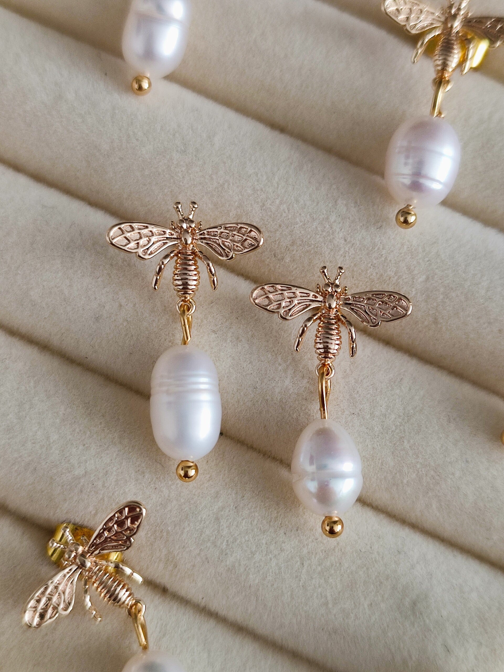Boucles d’oreilles Mélisse – Doré & Perle d'eau douce