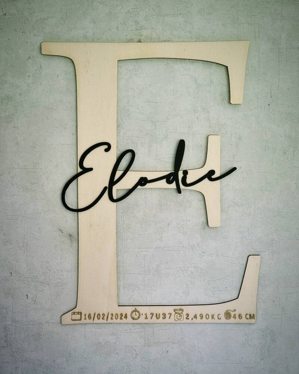 Grote letter met naam voor geboorte