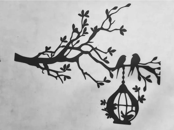 Vogels op een boomtak met vogelkooitje