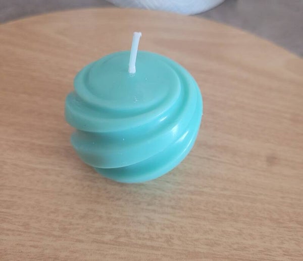 Small scented swirly candle