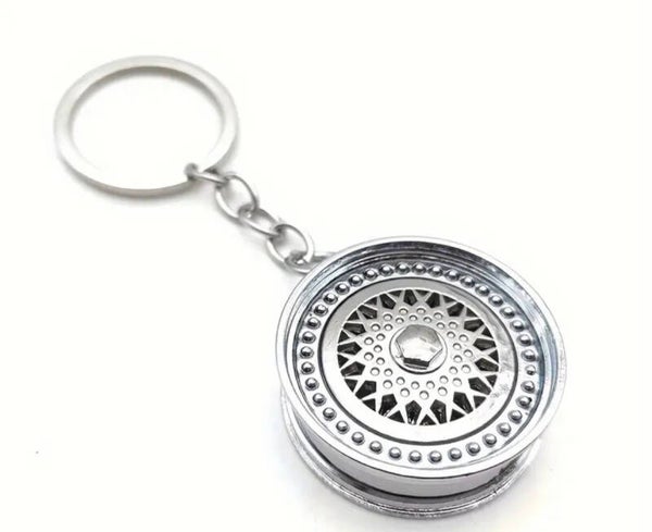 Slit rim in silver key chain