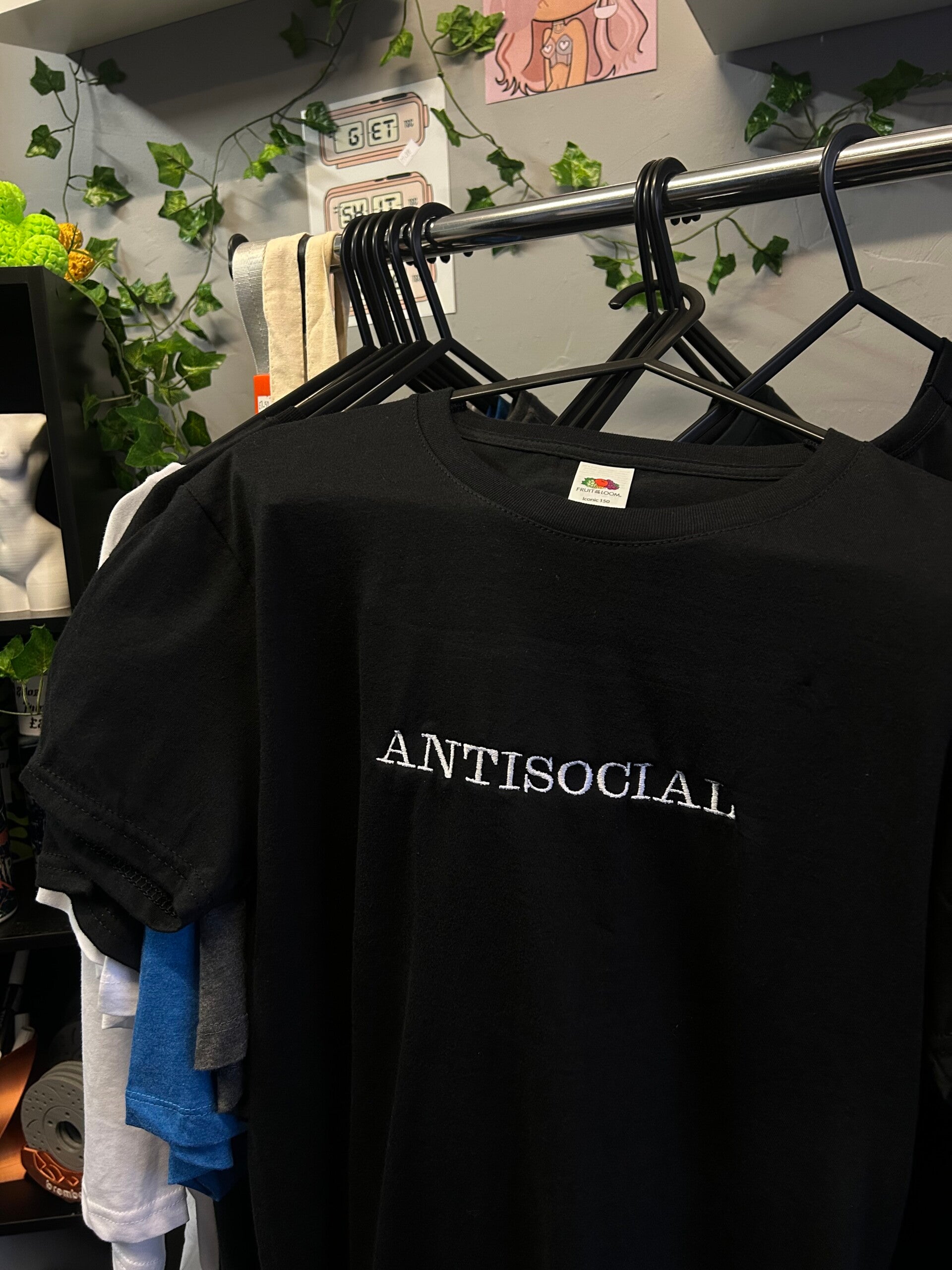 Anti social T
