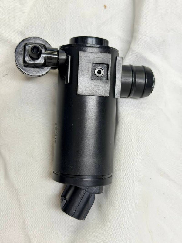 85330-58010 / 85330-47100 Toyota Alphard RAV4 Fortuner Innova Windshield Washer Pump