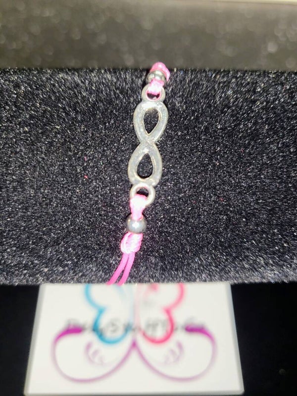 Infinity armbandjes.