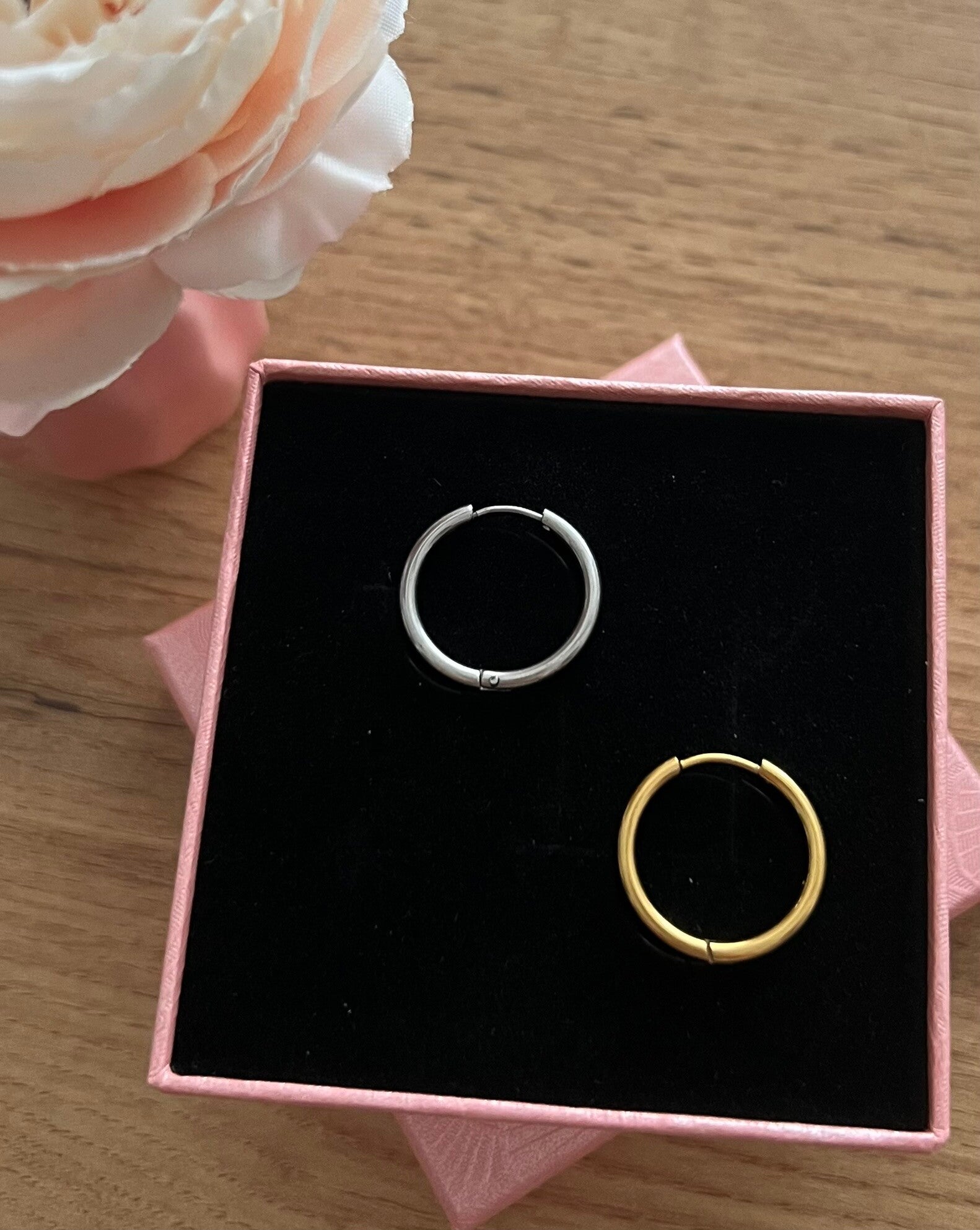 Créoles 18 mm argentées ou dorées