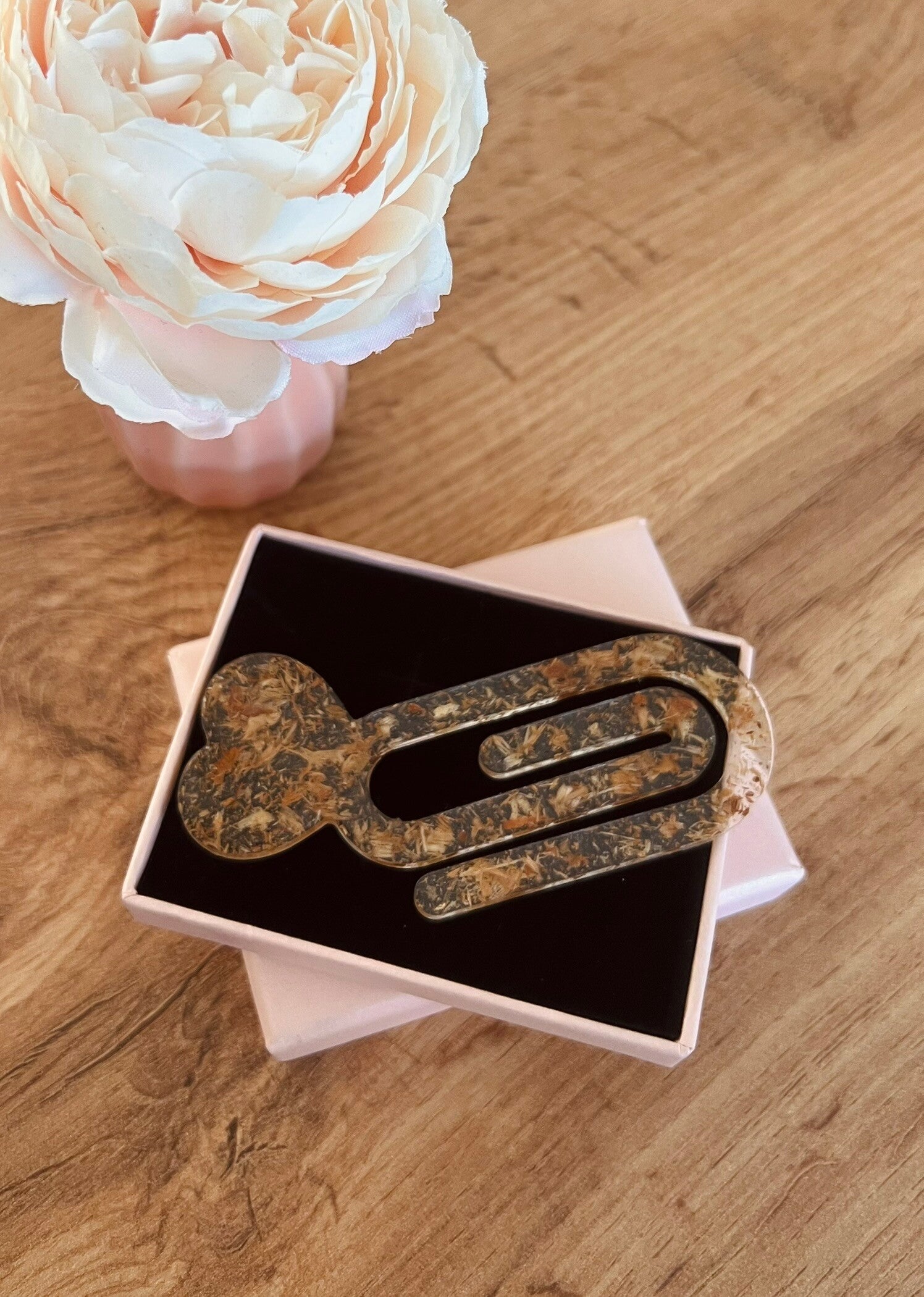 Marque page cœur en bois