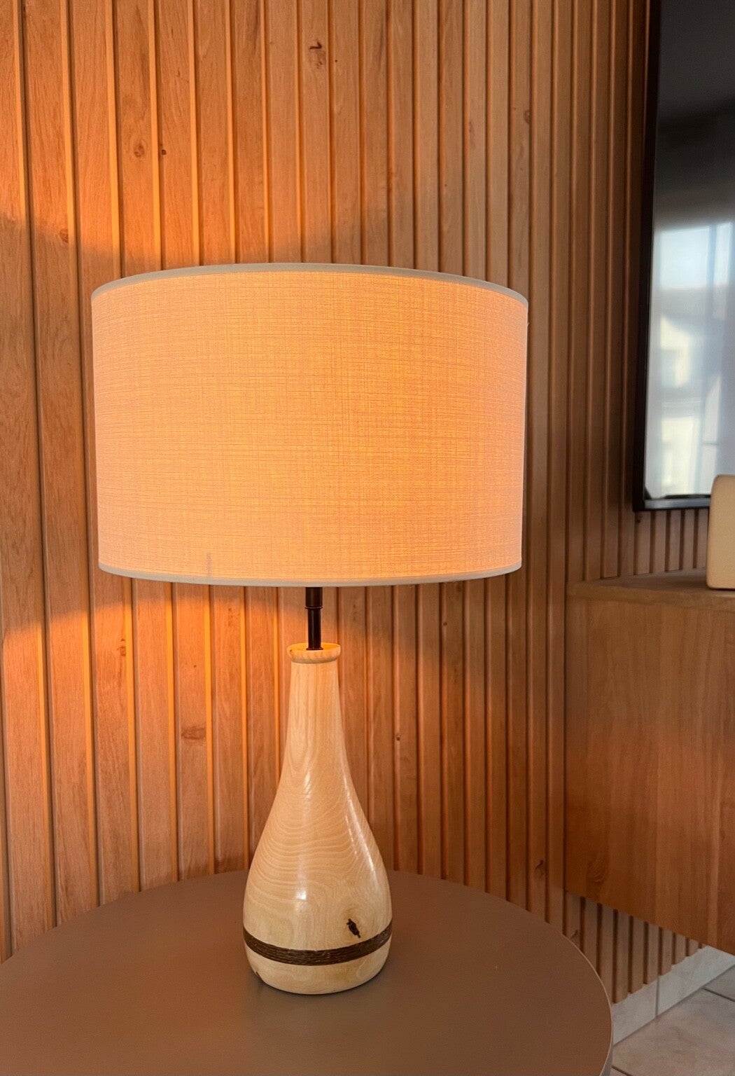 Lampe en bois tournée