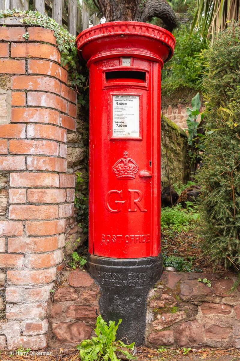 King George V pillar box