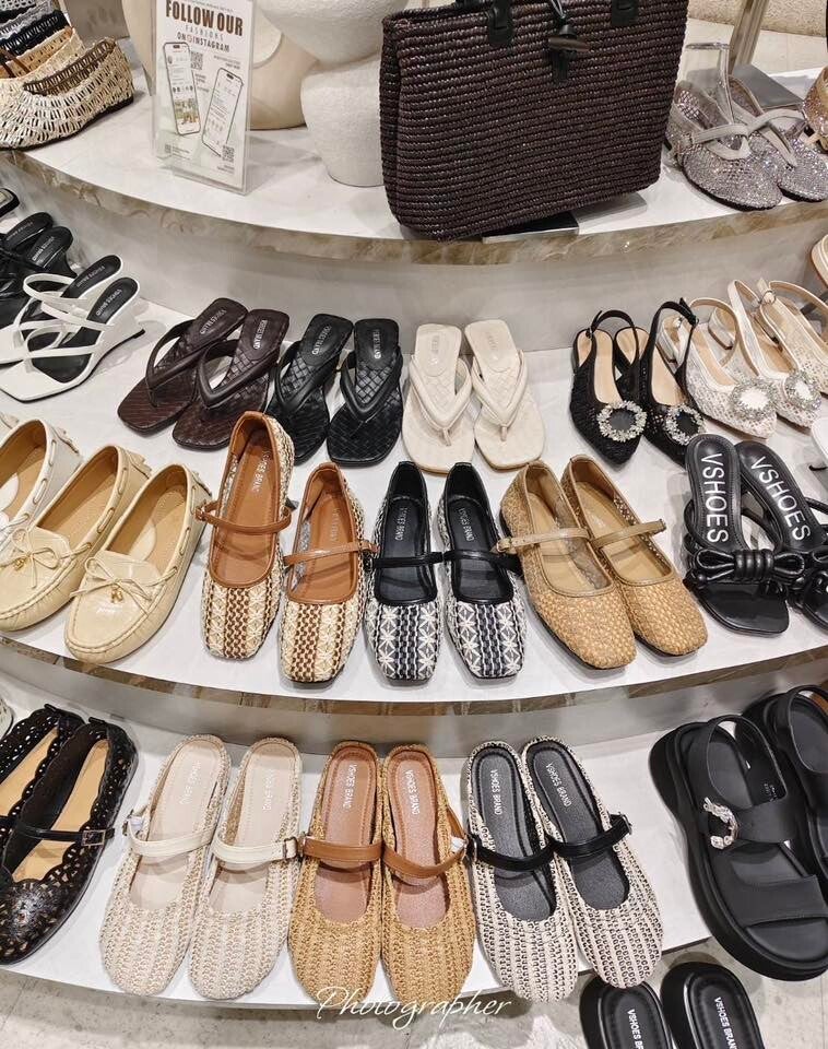 Woman's Shoes