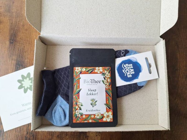 Warm moment – duurzaam brievenbuscadeau met Seas Socks en thee