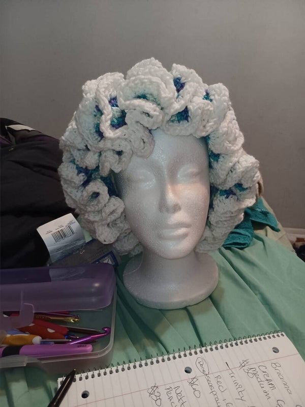 Sea spray ombre ruffle hat