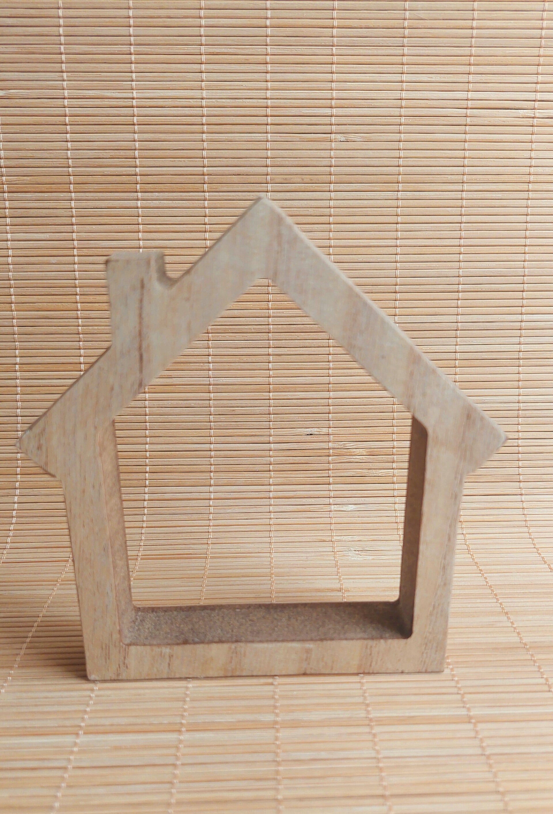 Houten huis open