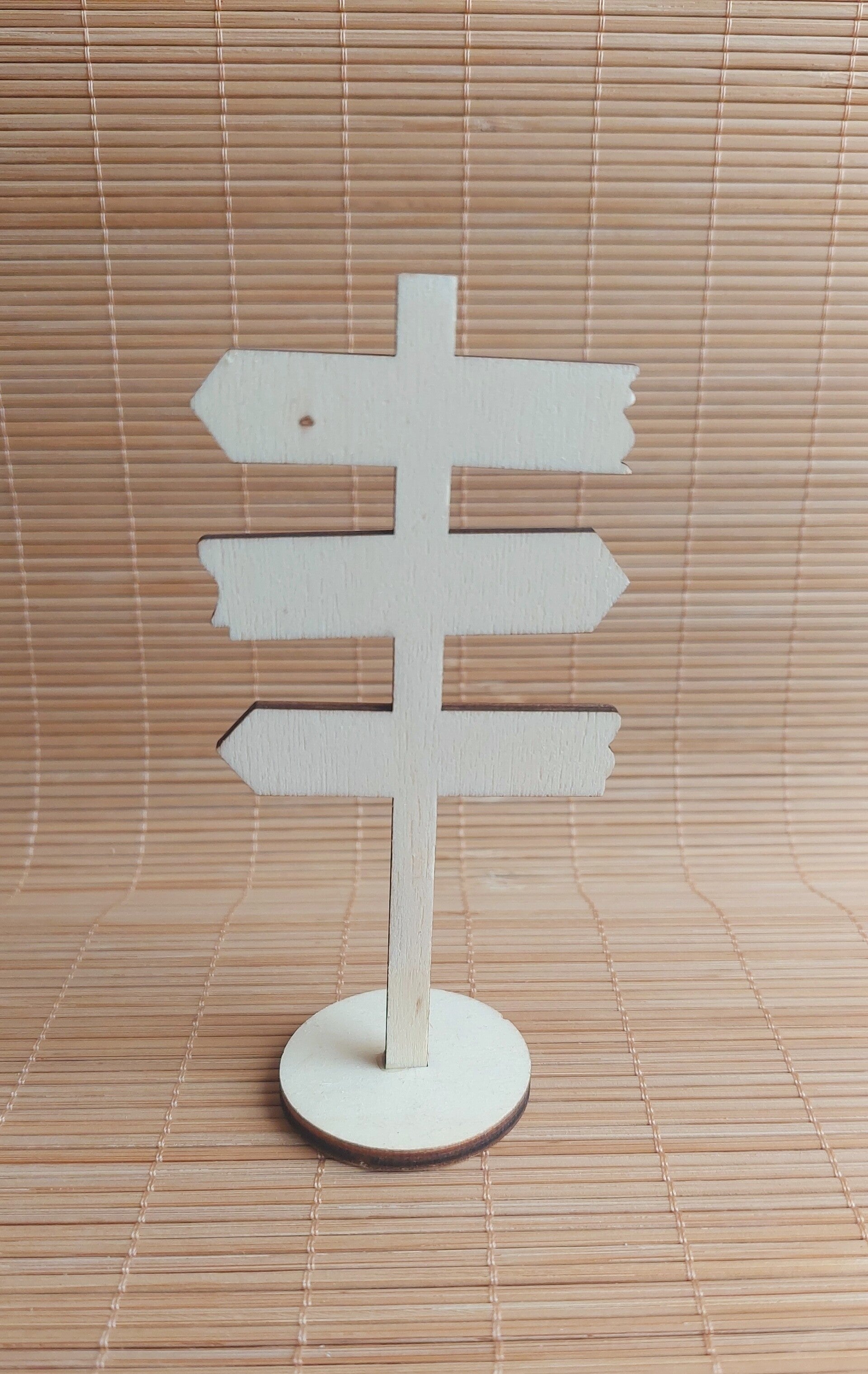 Houten wegwijzer