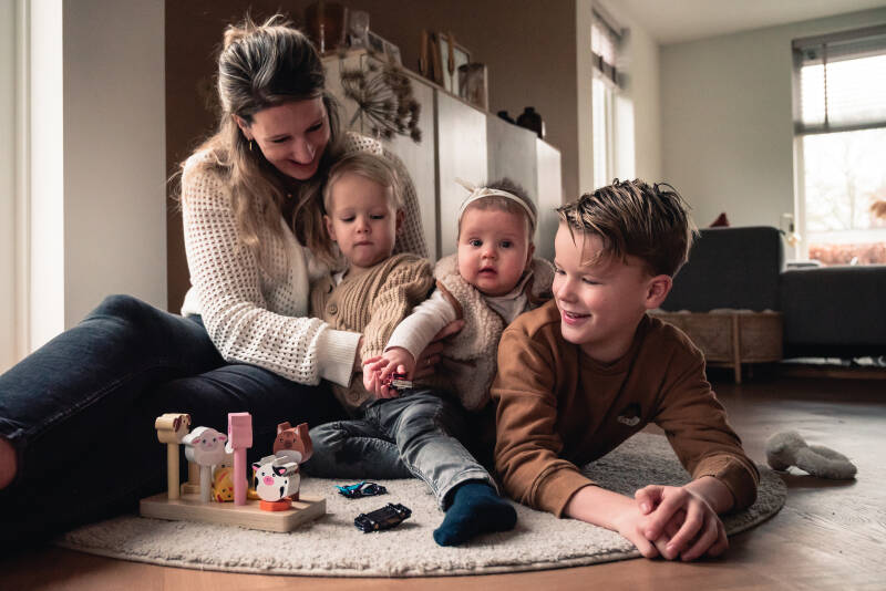 Tirza Tuithof fotografie, gezinsshoot, fotoshoot, fotograaf woerden, wintershoot binnenshoot