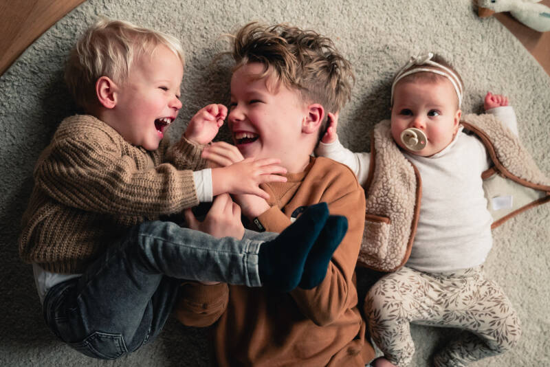 Tirza Tuithof fotografie, gezinsshoot, fotoshoot, fotograaf woerden, wintershoot binnenshoot