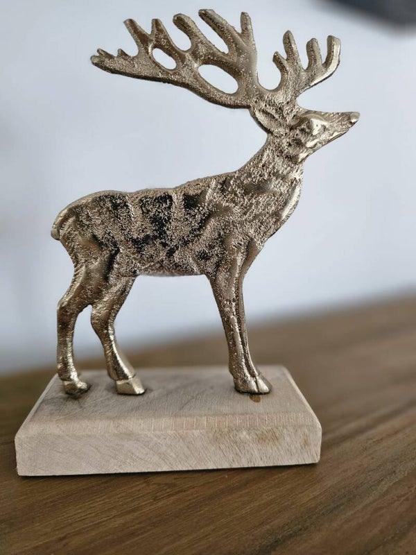 Deko "Hirsch auf Sockel"