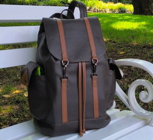 Sac a dos en cuirs marron chocolat et cognac