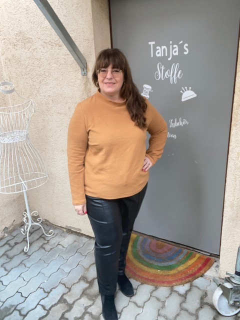 Laura Shirt curvy - Schnitte4friends - E-Book