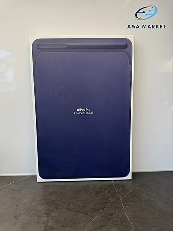 Apple iPad Pro 10.5” Leather Sleeve, Midnight  - 12kk takuu
