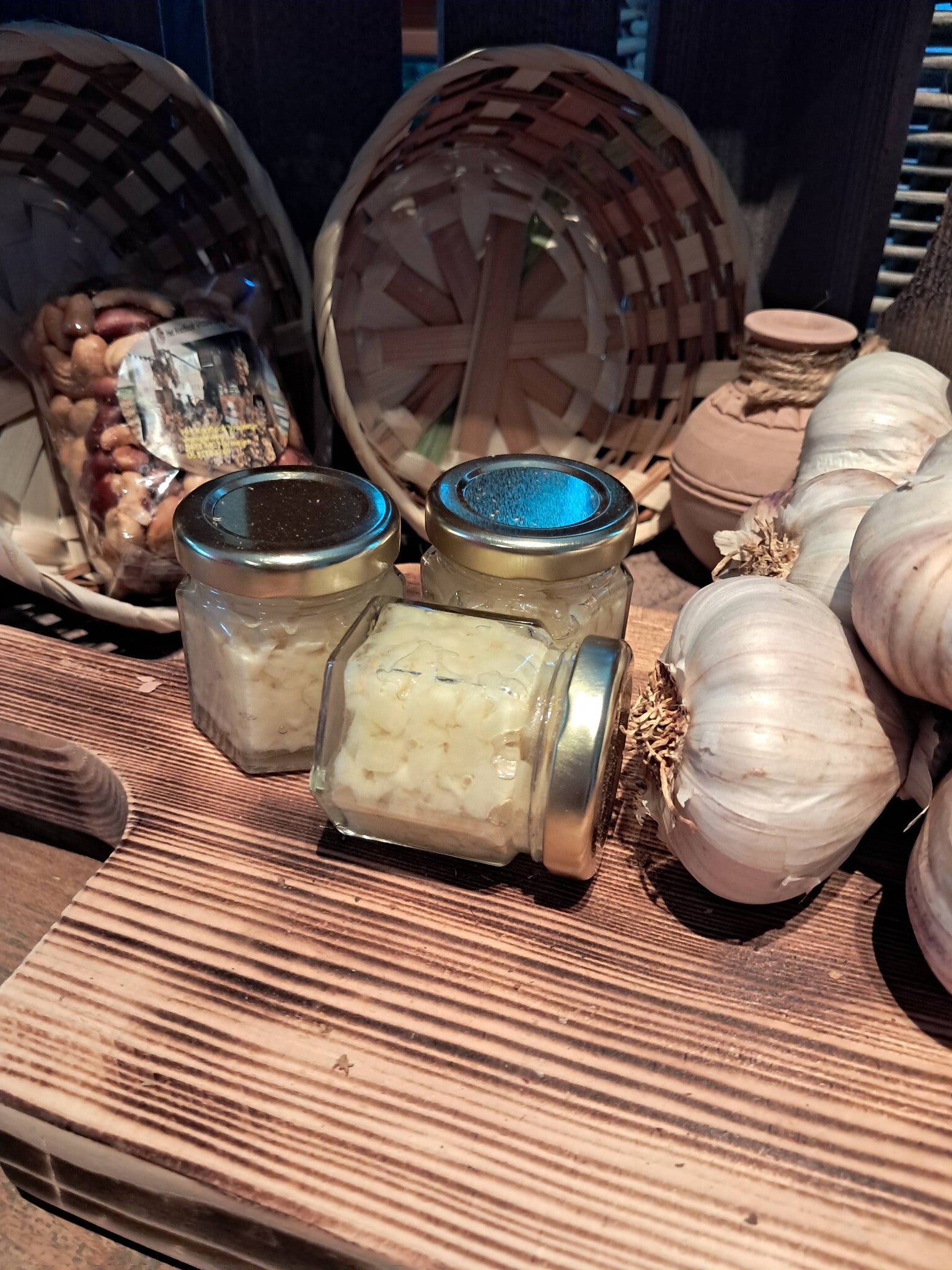 Potje verse knoflook