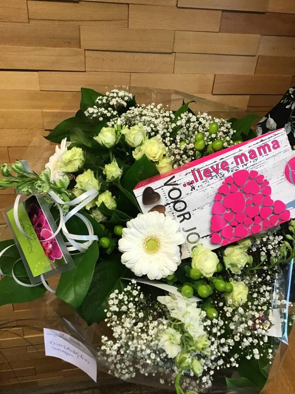 Boeket met doosje chocolaatjes