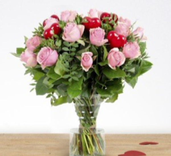 Roze rozen met hartjes