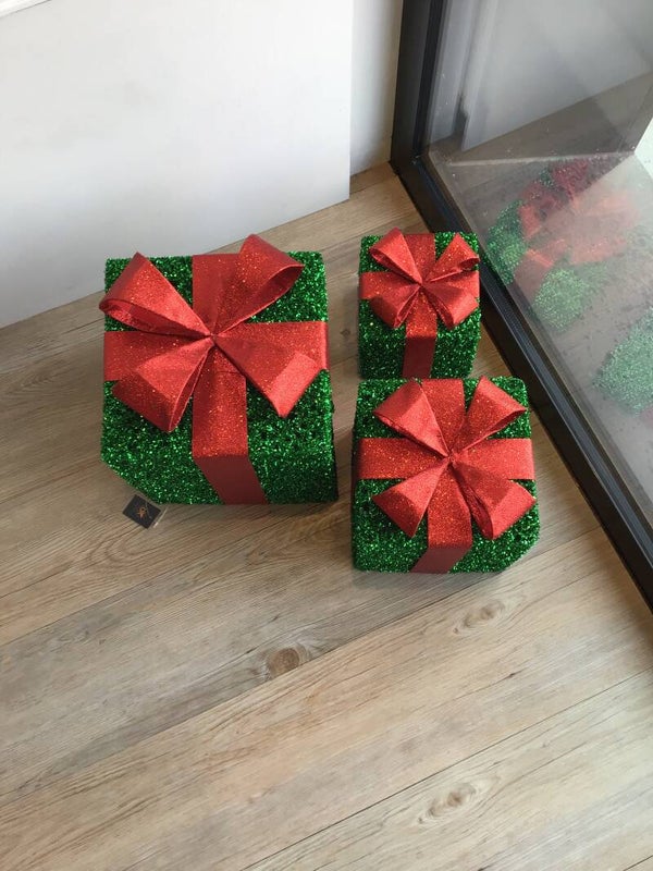 Pakjes met glitters en verlichting