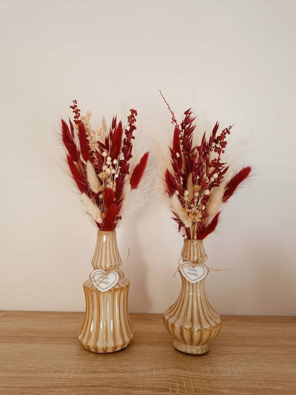 Hoge vaas beige met droogbloemen