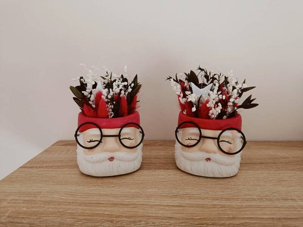 Santa (met bril) bloempotje met droogbloemen