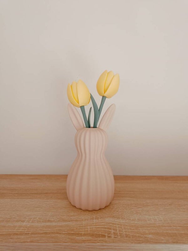 3D vaas 'bunny' beige met tulpen