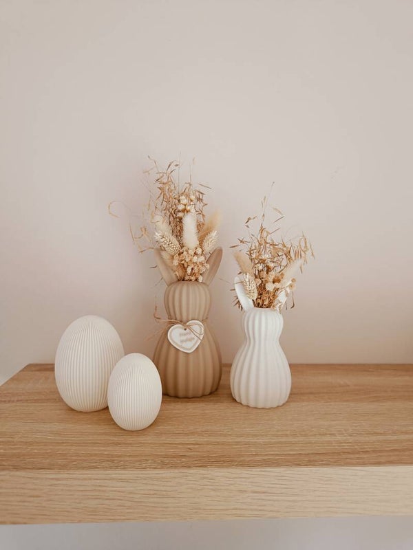 3D Set 2 'bunny' vaasjes en 2 eitjes.