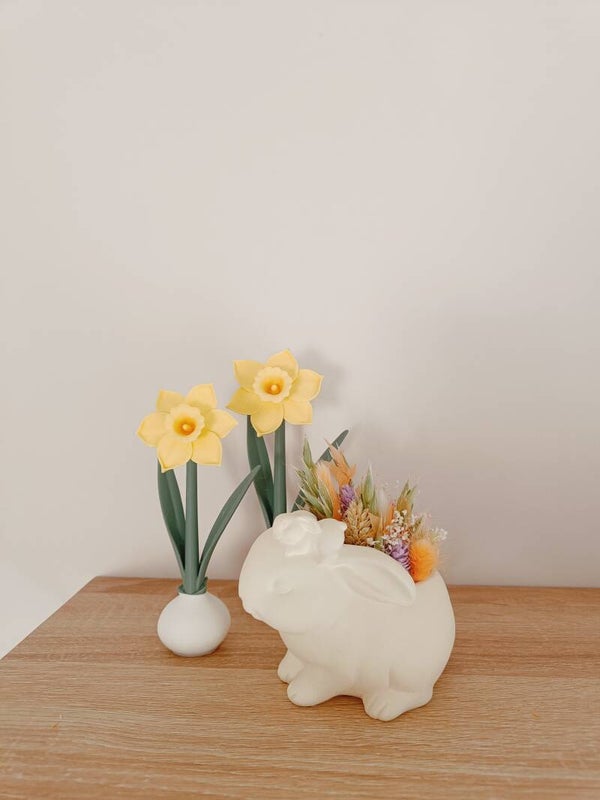 Porseleingips Konijntje gevuld met droogbloemen