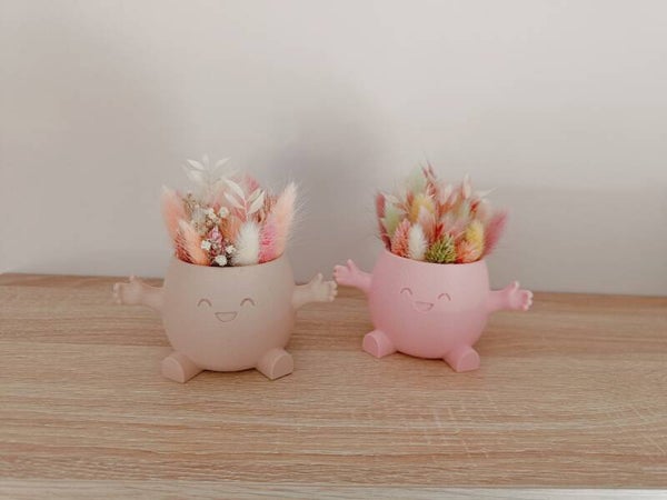 3D Zittend potje 'give a hugh' met droogbloemen
