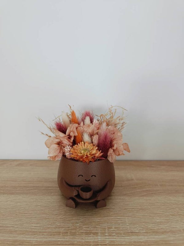 3D Zittend potje bruin 'koffie' met droogbloemen