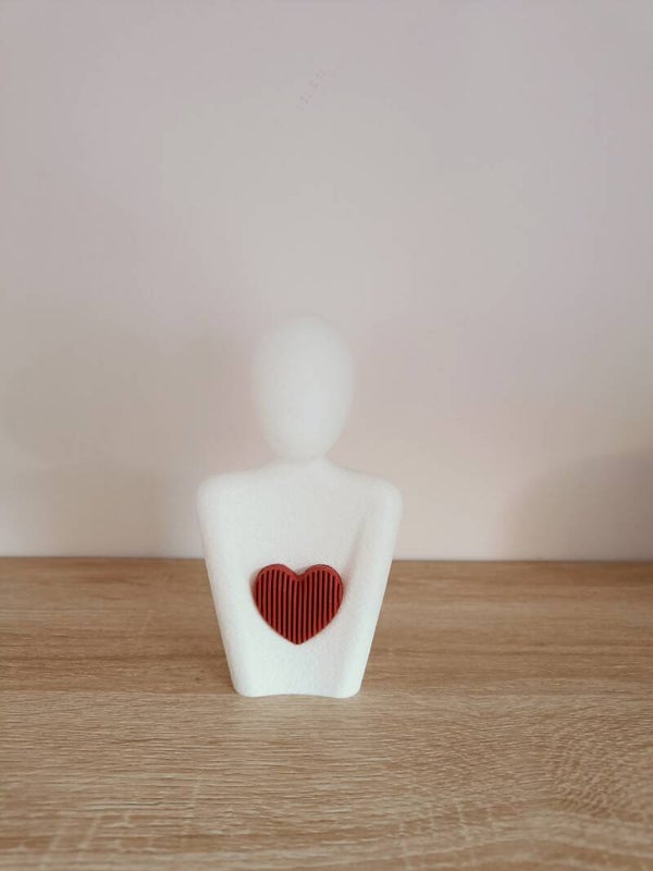3D Borstbeeldje geliefde met hartje