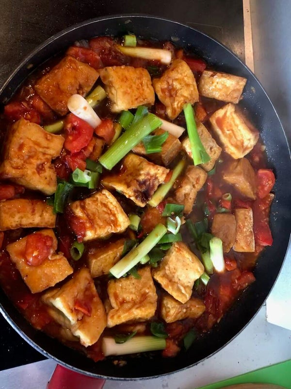 Tofu à la sauce tomate - riz Vietnamien en accompagnement