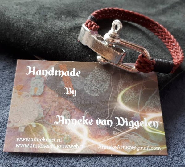 Armbanden voor hem en haar 11.