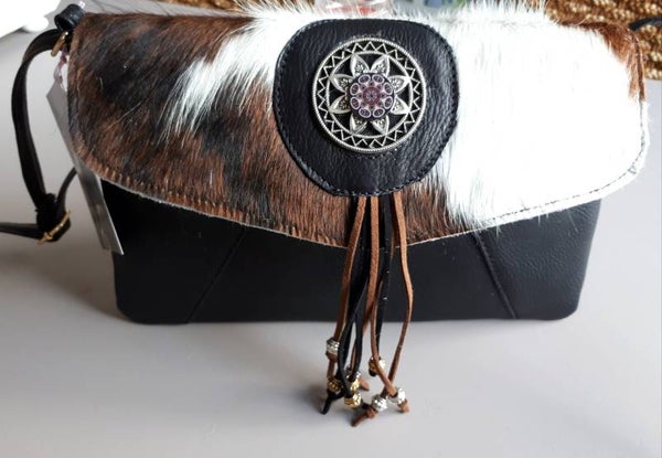 Tasje met koeienvacht 7.a