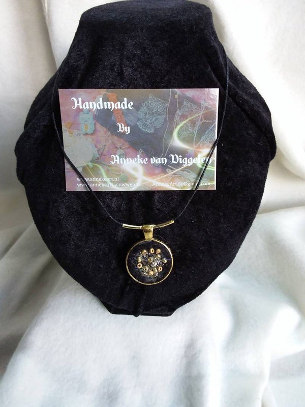 Kettingen verwerkt met vilt 9.