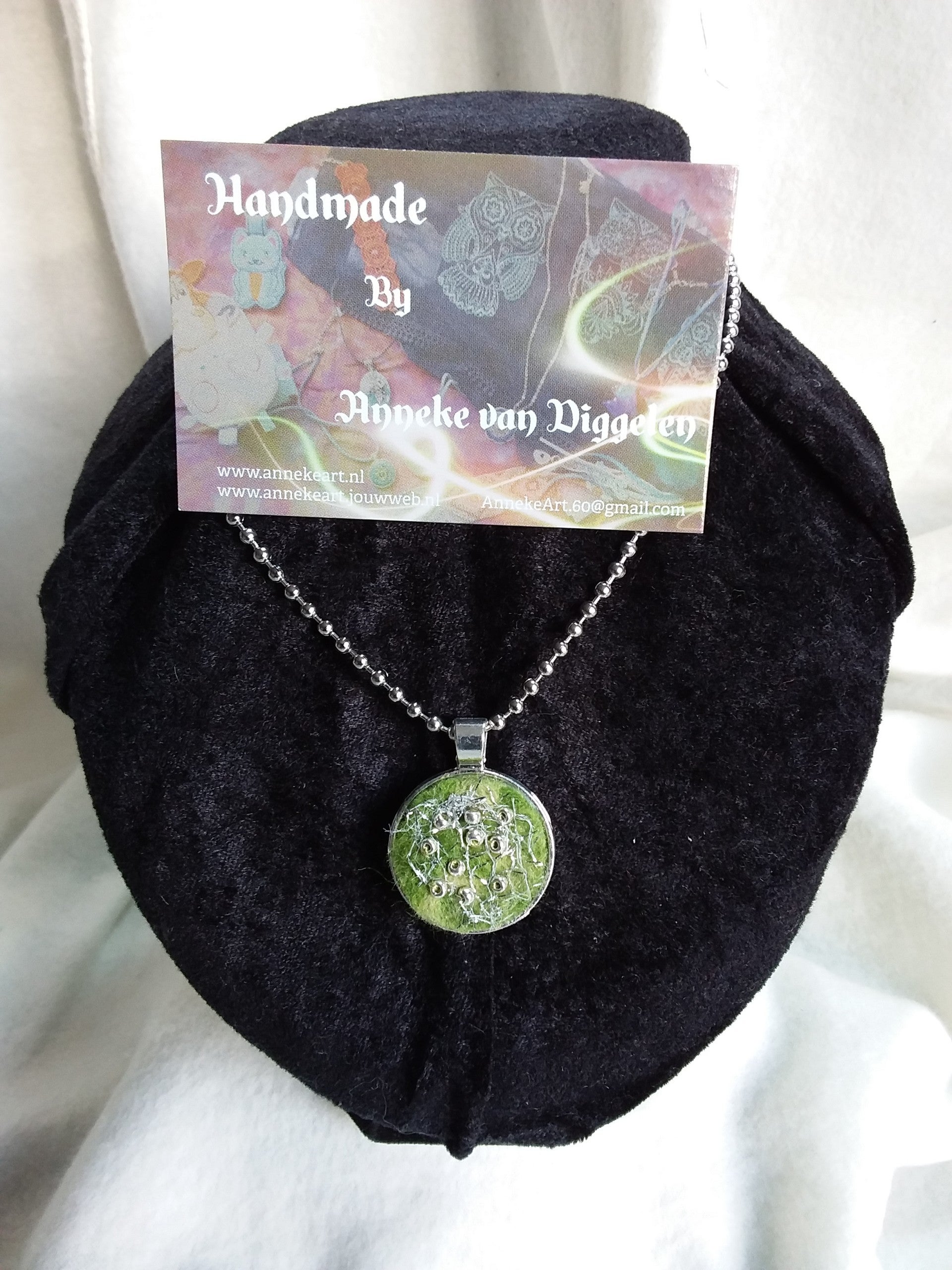 Kettingen verwerkt met vilt 11.