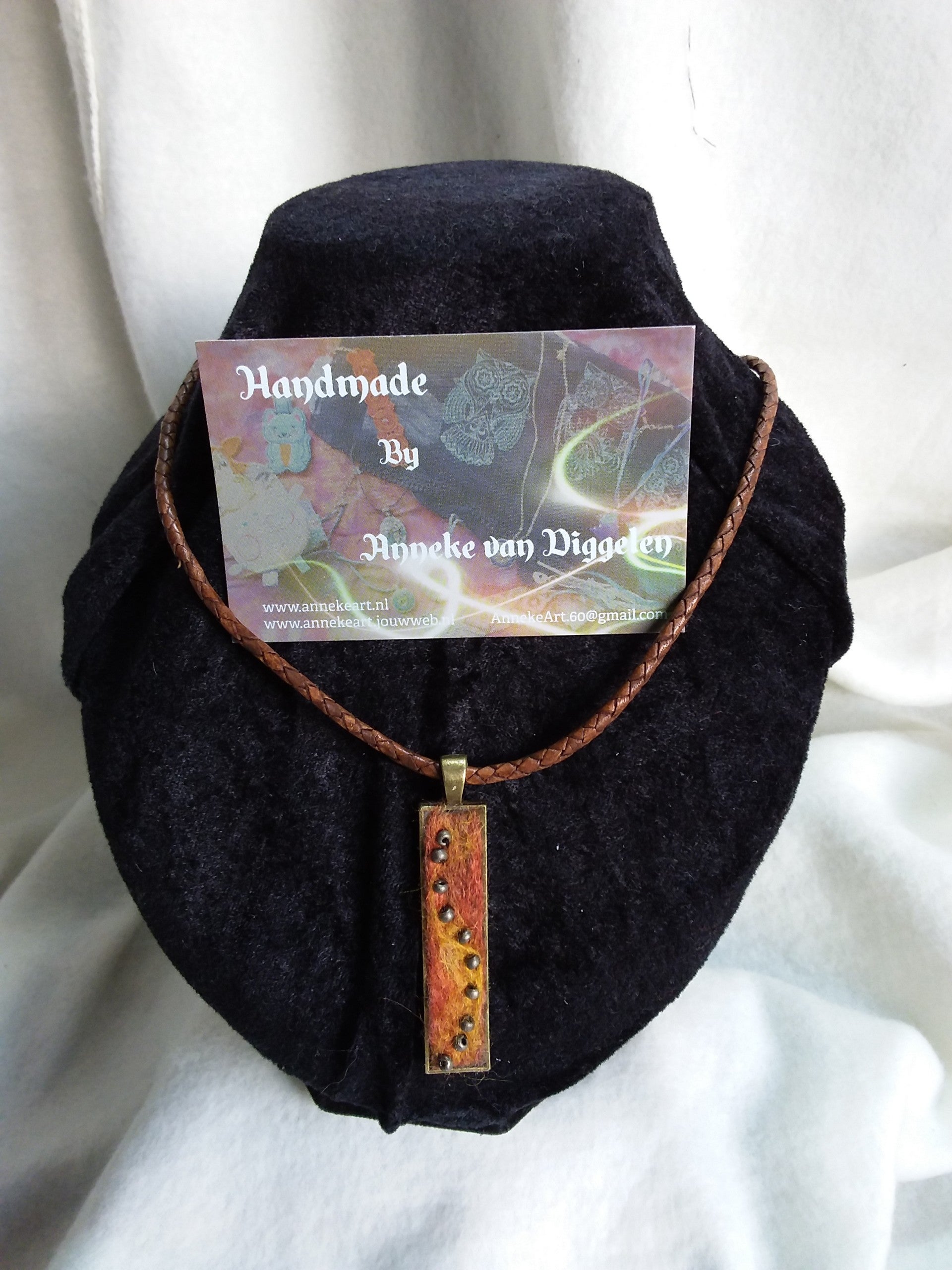 Kettingen verwerkt met vilt 7.