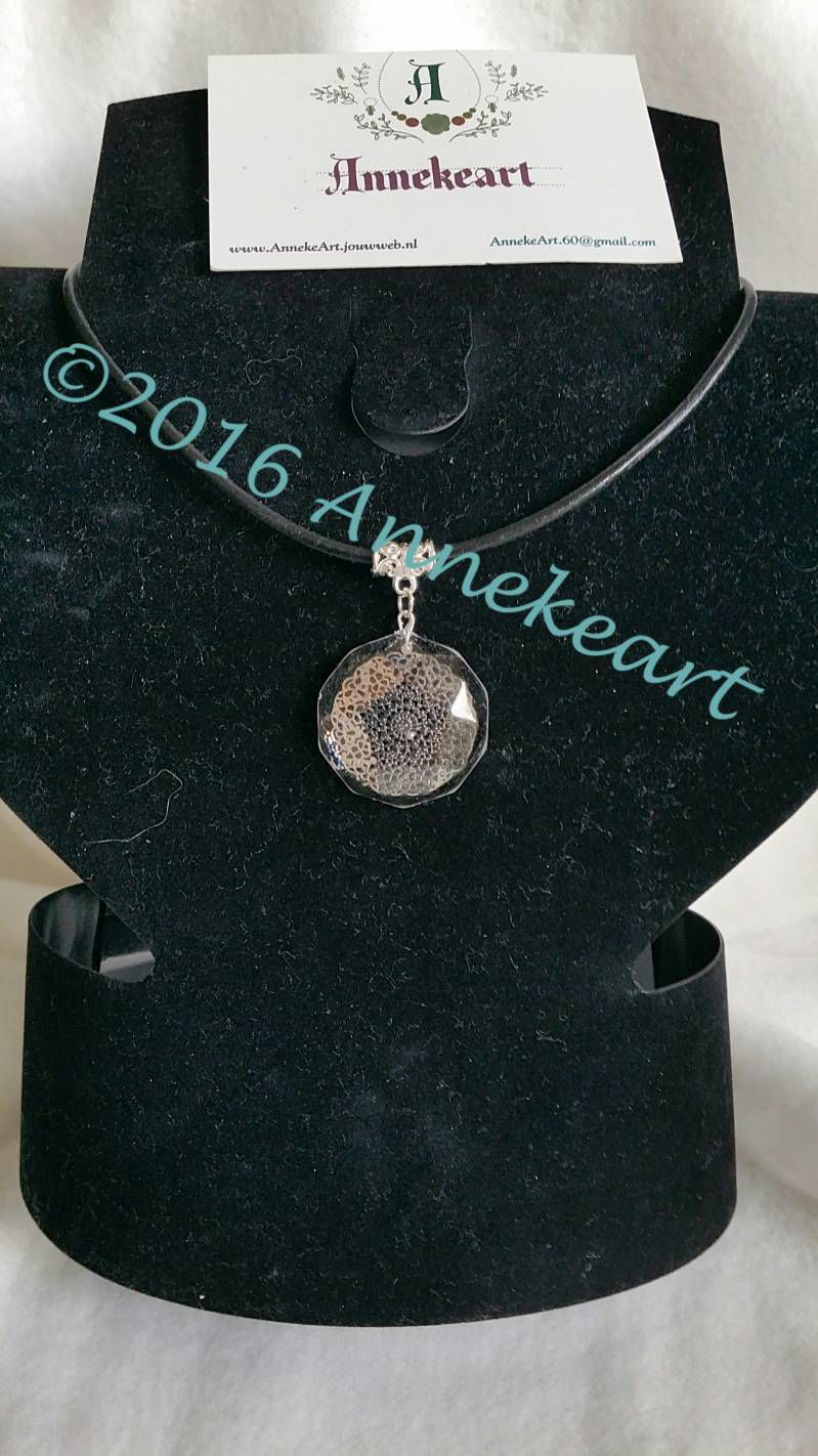 Kunsthars sieraden 9.