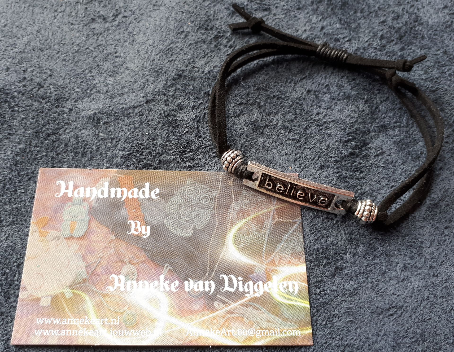 Armbanden voor hem en haar 13.