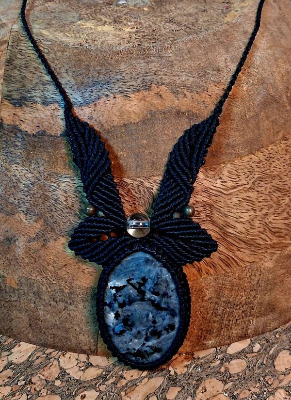 Collier Larvikite Protection du mental