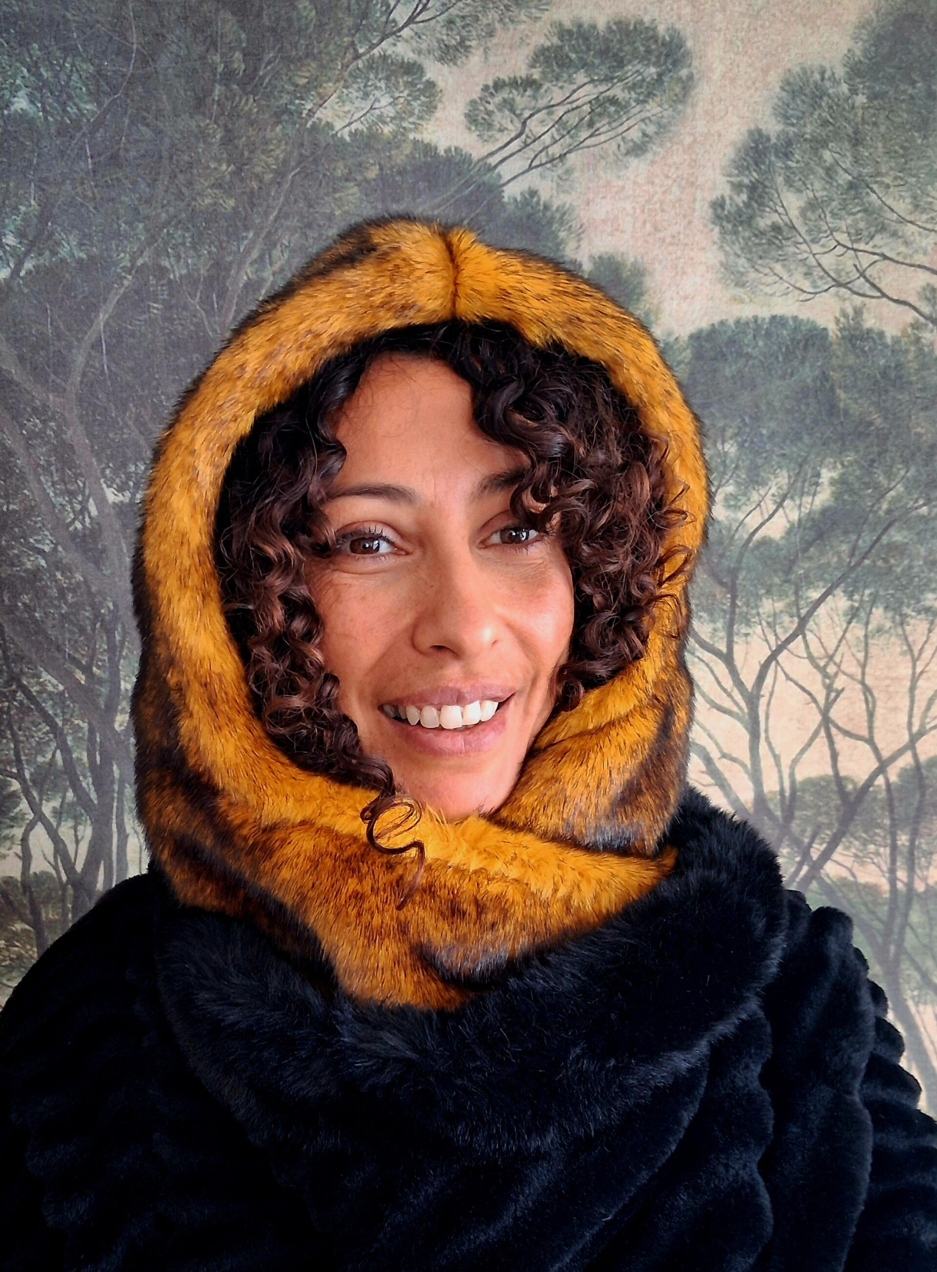 Col capuche en fausse fourrure T unique