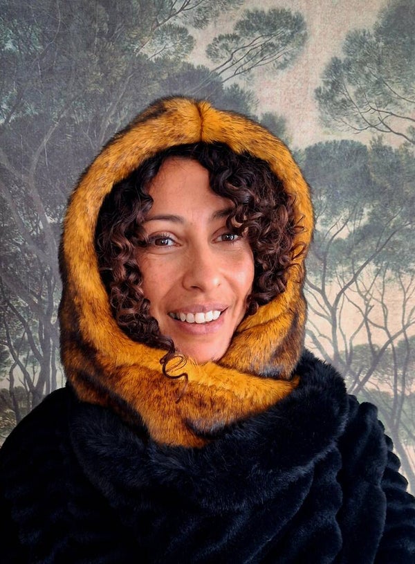Col capuche en fausse fourrure T unique
